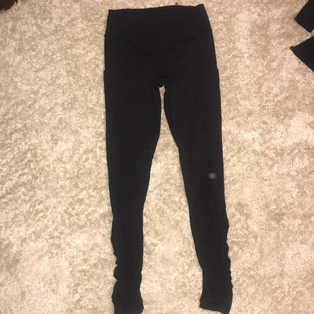 Black Lululemon leggings